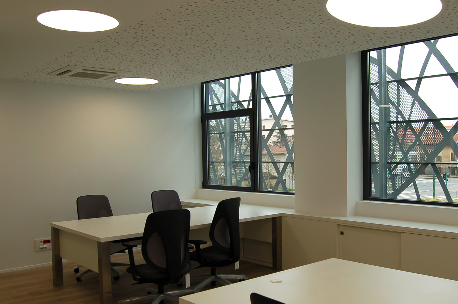 > > > Bureaux du Siège Effea